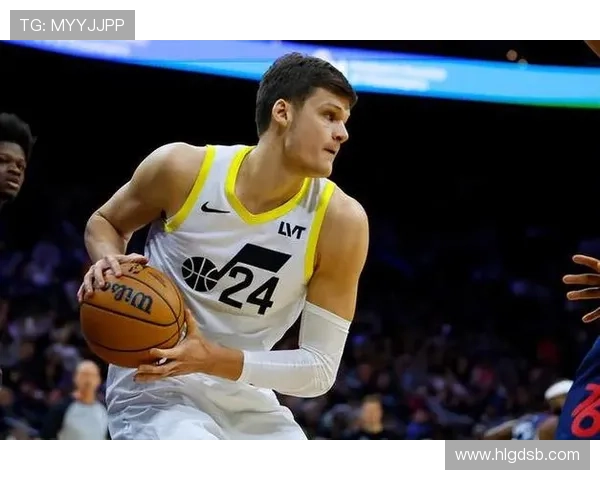 沃克·凯斯勒内线防守对比史密斯显著提升篮板控制与护框效率